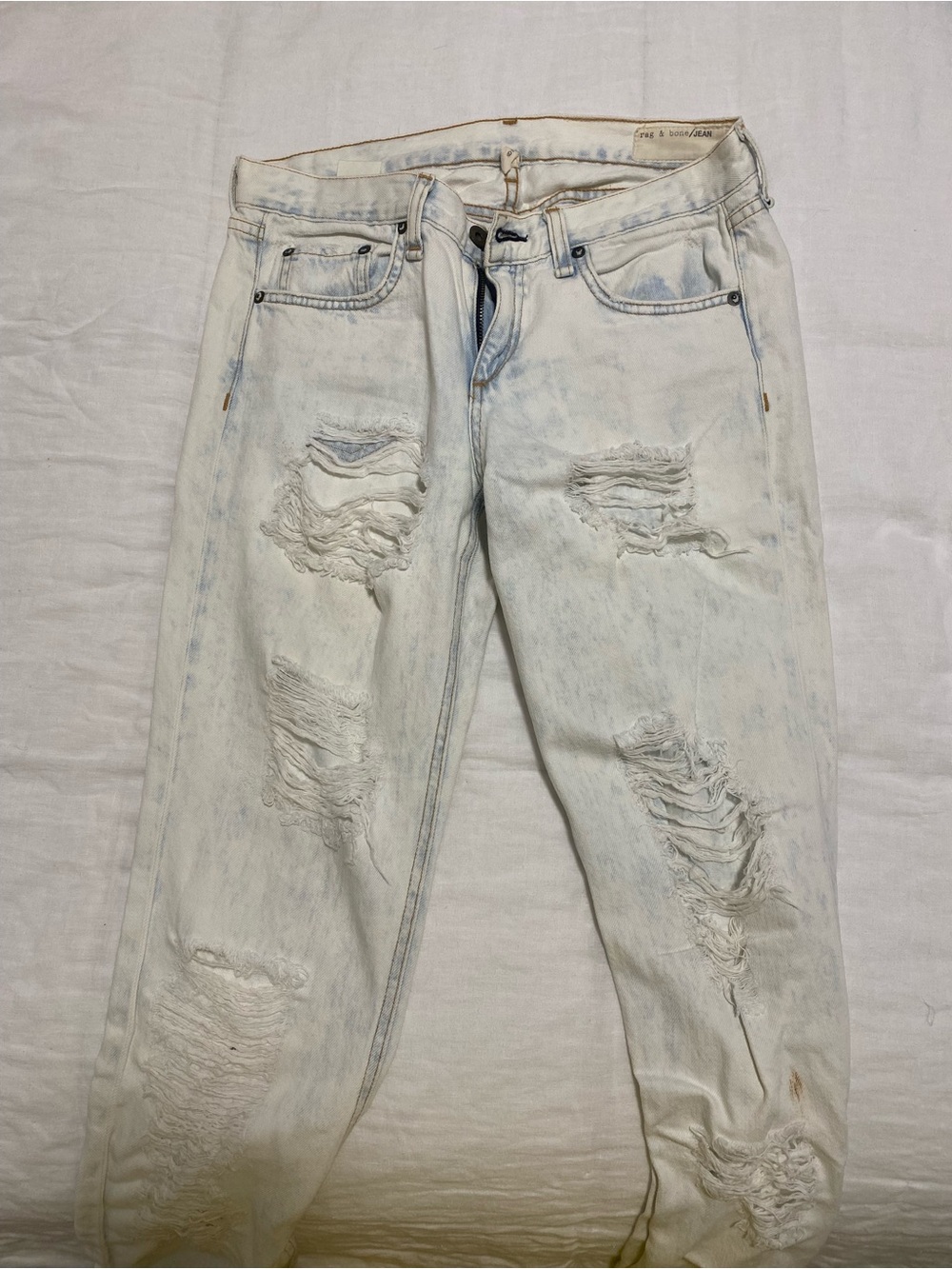 Light Wash Distressed Women’s Jeans